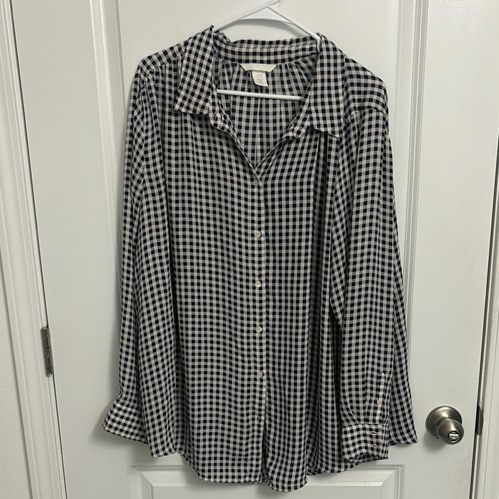 H&M Black and White Checkered Button Down Shirt